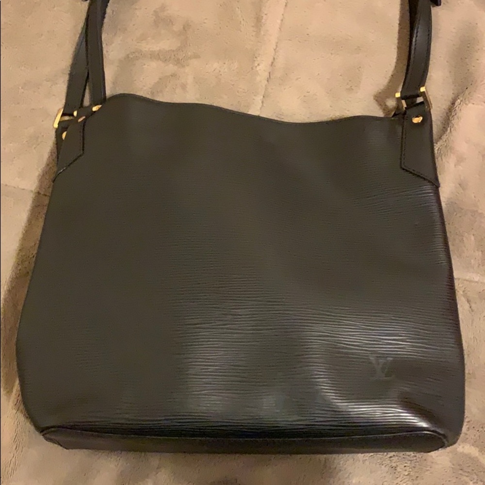 Authentic Louis Vuitton crossbody bag